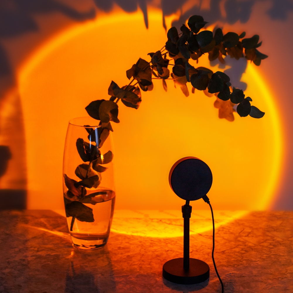 Лампа с эффектом солнечного света