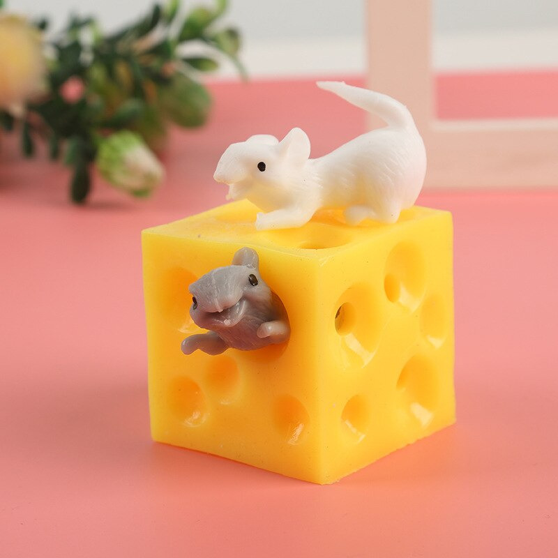Сенсорная игрушка Мышки в сыре( в пакете)